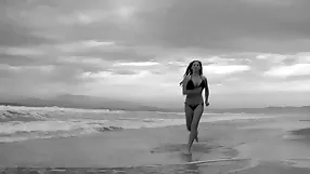 Jordan Carver shows off her beach,bikini