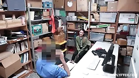 Office girl discovered in blowjob,boss