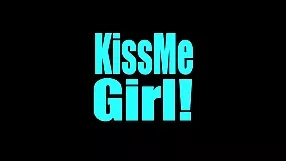 Sensual kiss: High-definition goldenshower,HD